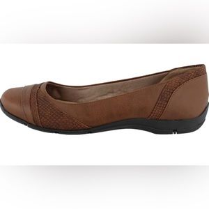 LifeStride Women's, Dig Flat size 7.5M Color: Tan Multi